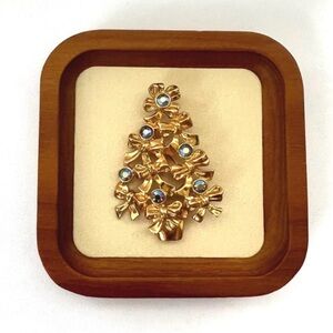 Set of 5 vintage Christmas Tree Brooches